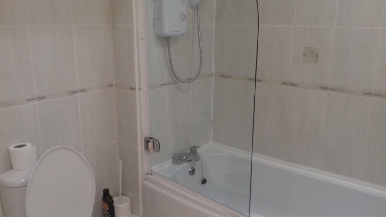 Double Room And Private Bath Neston エクステリア 写真